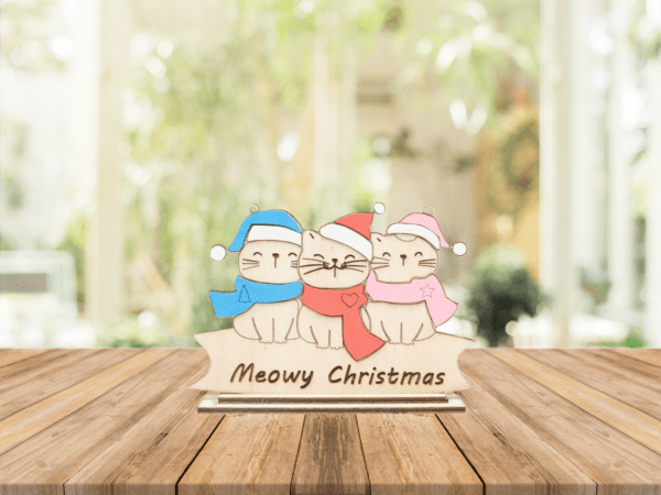 Meowy Christmas è una simpatica decorazione in legno con dei festosi gattini, personalizzabile