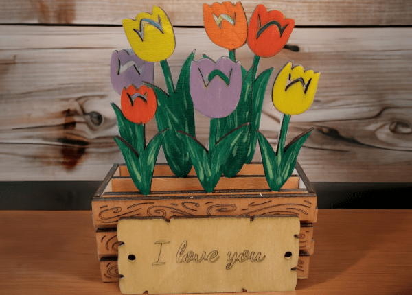 Vasetto fiori tulipani, unico e personalizzabile con una frase o con un nome
